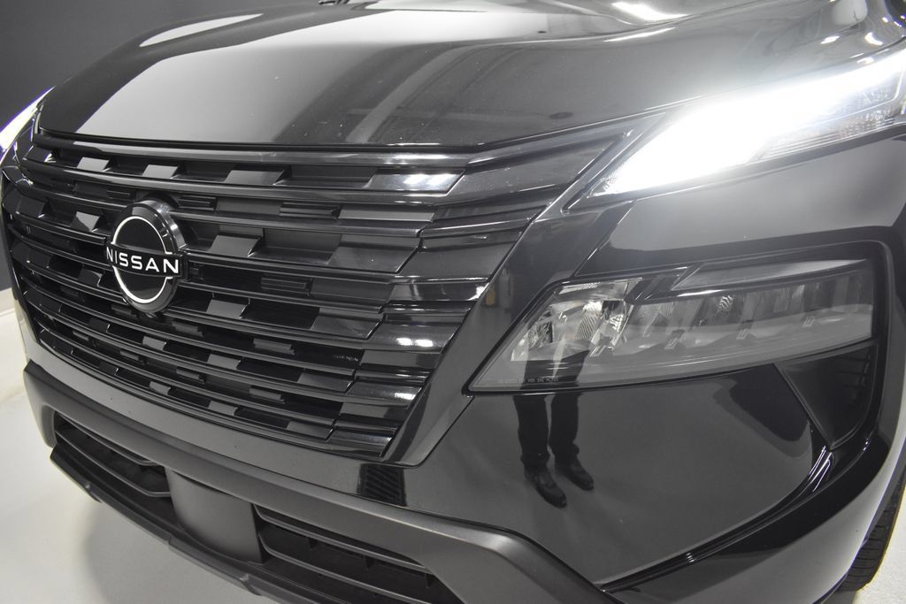 Certified 2026 Nissan Rogue Dark Armor AWD/4WD image 11