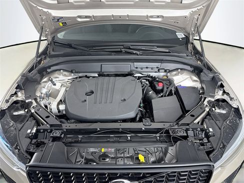 Used 2025 Volvo XC60 B5 Core w/ Protection Package Premier image 30