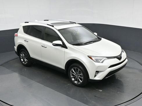 Used 2018 Toyota RAV4 Limited image 59