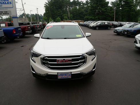 Used 2020 GMC Terrain SLT w/ Preferred Package FWD image 3