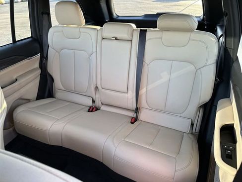 Used 2025 Jeep Grand Cherokee Limited image 28