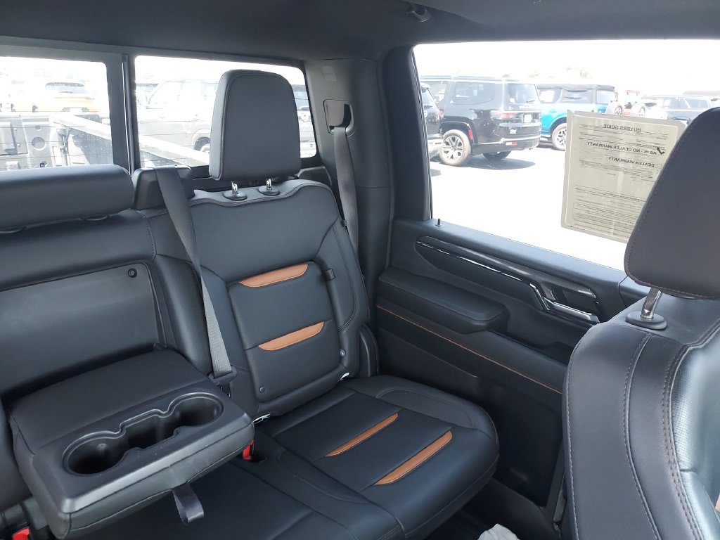Used 2024 GMC Sierra 2500 AT4 w/ Technology Package AWD/4WD image 14