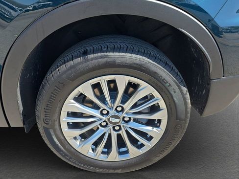 Used 2025 Cadillac XT4 Premium Luxury w/ Cold Weather Package image 5