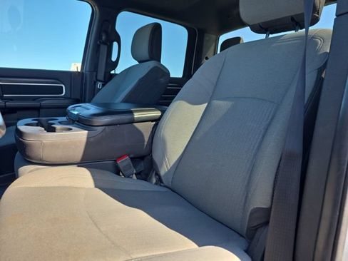 Used 2024 RAM 2500 Big Horn AWD/4WD image 15