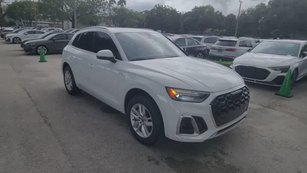 Certified 2023 Audi Q5 2.0T Premium w/ Convenience Package AWD/4WD image 3