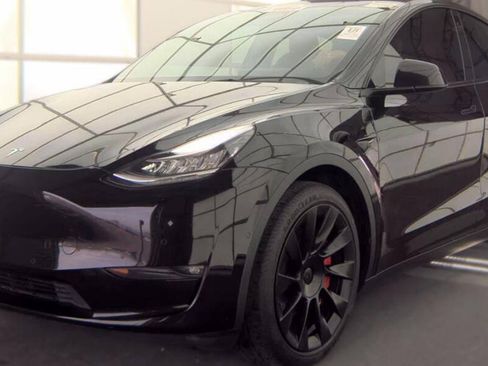 Used 2022 Tesla Model Y Long Range AWD/4WD image 10