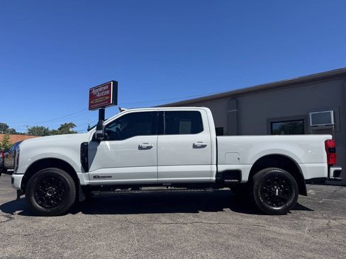 Used 2025 Ford F250 XLT w/ Black Appearance Package AWD/4WD image 3