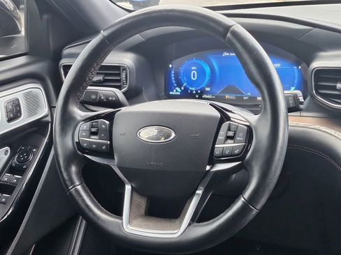Used 2022 Ford Explorer Platinum w/ Equipment Group 601A image 13