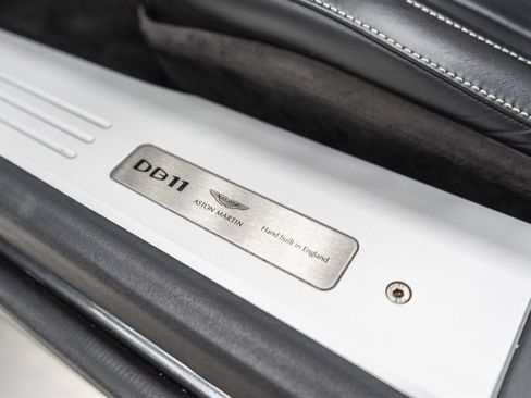 Used 2019 Aston Martin DB11 Volante image 37