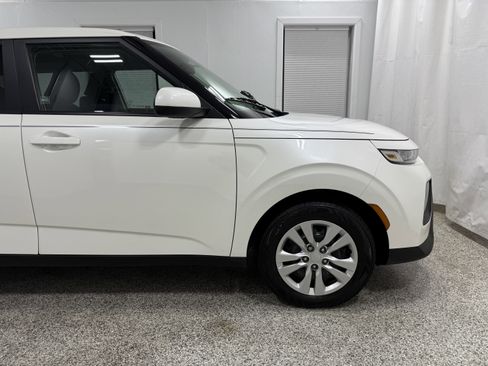 Used 2021 Kia Soul LX image 4