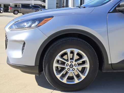 Used 2022 Ford Escape SE w/ Cold Weather Package image 8