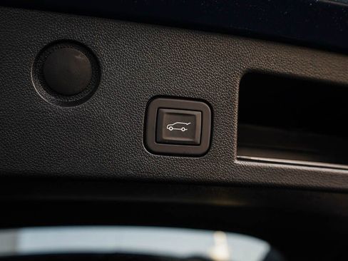 New 2026 Chevrolet Equinox LT w/ Convenience Package II image 9