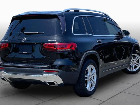 Used 2021 Mercedes-Benz GLB 250 4MATIC image 12