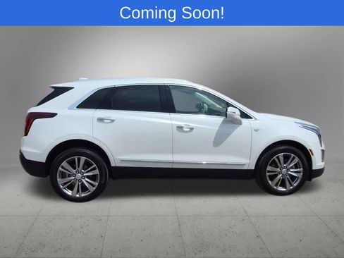 Used 2024 Cadillac XT5 Premium Luxury w/ LPO, Floor Liner Package AWD/4WD image 7