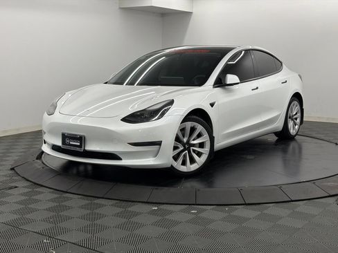 Used 2022 Tesla Model 3 Long Range AWD/4WD image 3