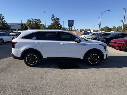 New 2026 Kia Sorento S image 3