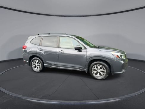 Used 2021 Subaru Forester Premium AWD/4WD image 9