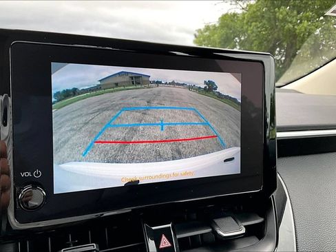 Used 2025 Toyota Corolla LE FWD image 20