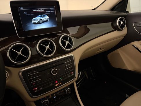 Used 2017 Mercedes-Benz GLA 250 4MATIC image 23