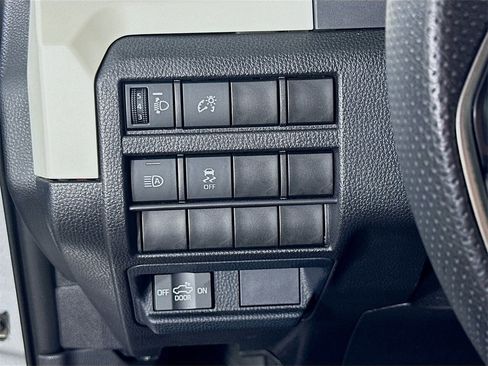 Used 2024 Toyota Tacoma TRD Off-Road image 21