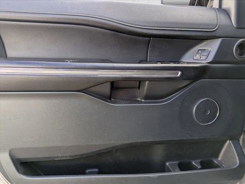 Used 2021 Ford Expedition XLT image 11