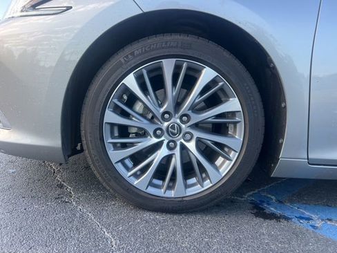 Used 2021 Lexus ES 350 w/ Premium Package image 10