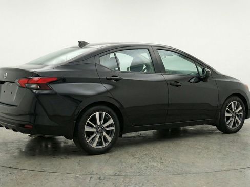 Used 2025 Nissan Versa SV image 9