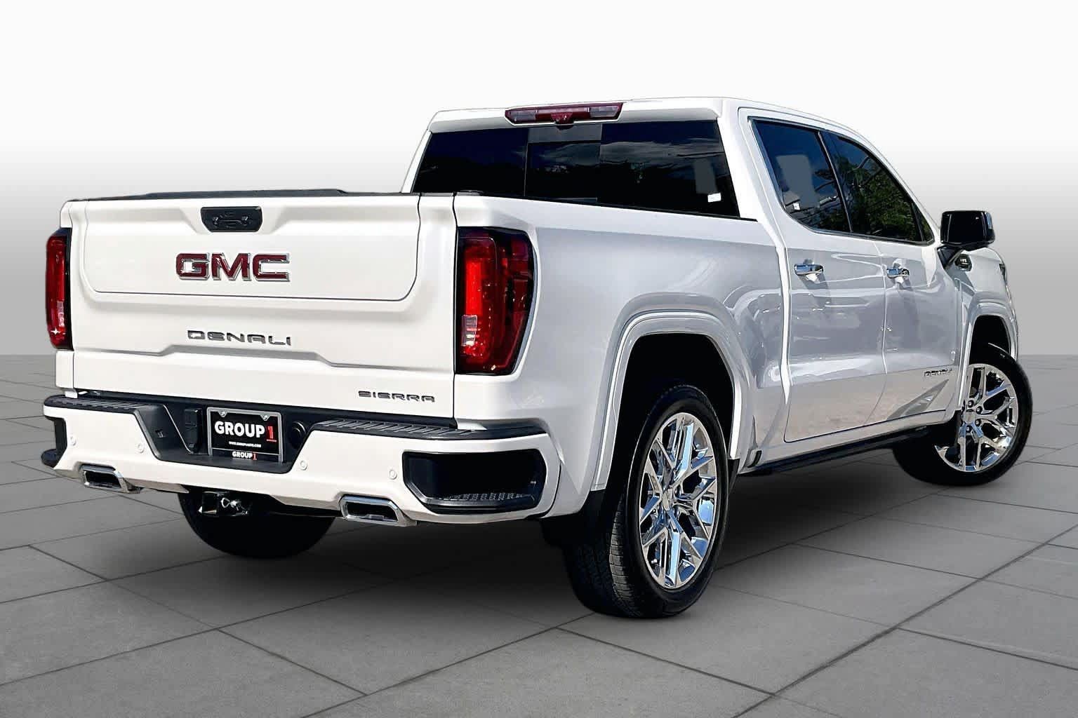 Used 2024 GMC Sierra 1500 Denali w/ Technology Package AWD/4WD image 13