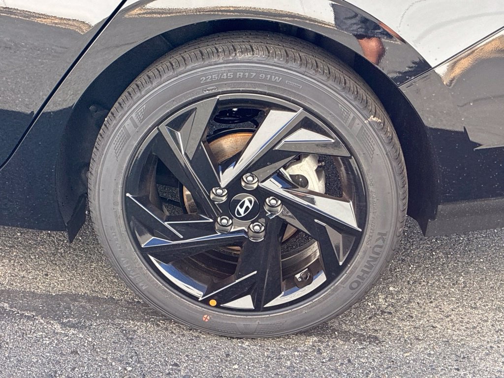 New 2026 Hyundai Elantra SEL Sport FWD image 40
