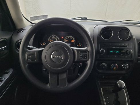 Used 2014 Jeep Patriot Sport w/ Power Value Group FWD image 22