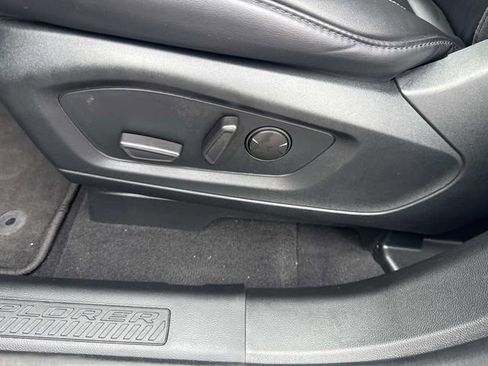 Used 2022 Ford Explorer XLT w/ Equipment Group 202A AWD/4WD image 27