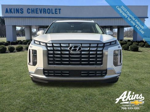 Used 2023 Hyundai Palisade Calligraphy image 3