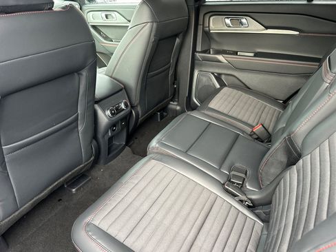 New 2026 Ford Explorer ST-Line w/ ST-Line Street Pack image 11