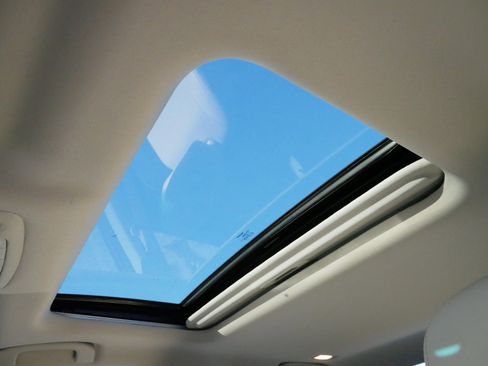 Used 2015 Nissan Altima 2.5 SL w/ Moonroof Package image 31