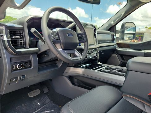 New 2026 Ford F250 Lariat w/ Black Appearance Package AWD/4WD image 10