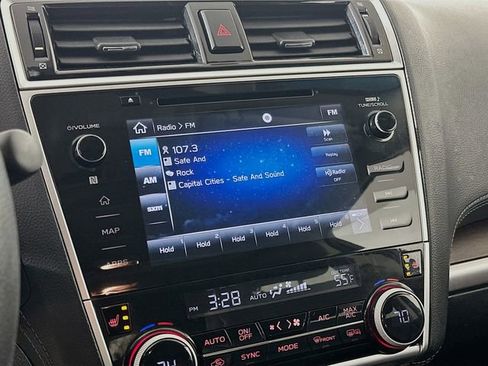 Used 2018 Subaru Outback 2.5i Limited image 16