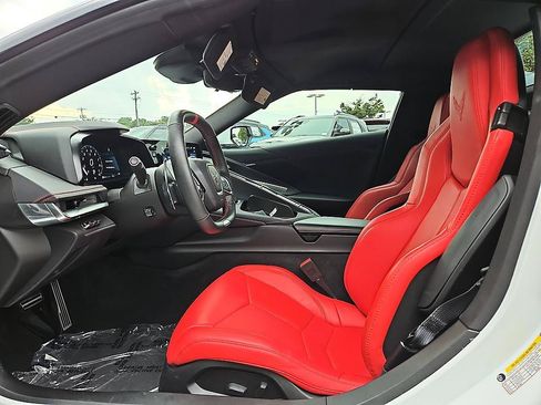 Used 2024 Chevrolet Corvette Z06 RWD image 9