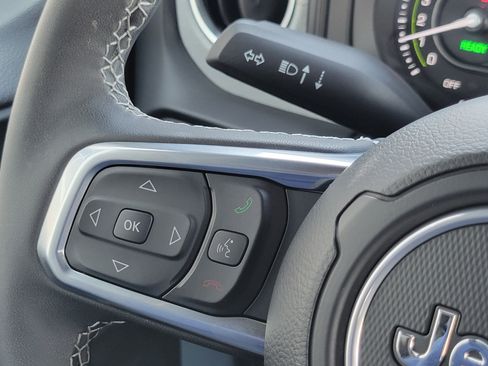 Used 2025 Jeep Wrangler Unlimited Sahara w/ Safety Group image 11