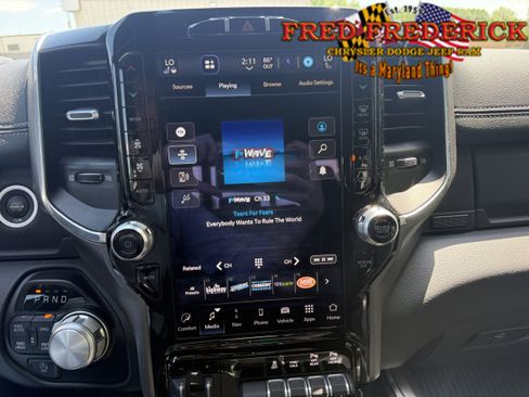 Used 2022 RAM 1500 Laramie AWD/4WD image 12