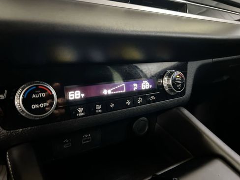 Used 2023 Mitsubishi Outlander SE image 16