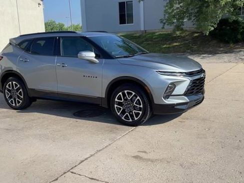 Used 2024 Chevrolet Blazer RS w/ Enhanced Convenience Package AWD/4WD image 2