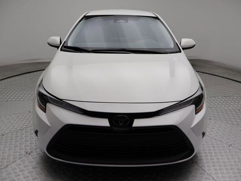 Certified 2025 Toyota Corolla LE image 5