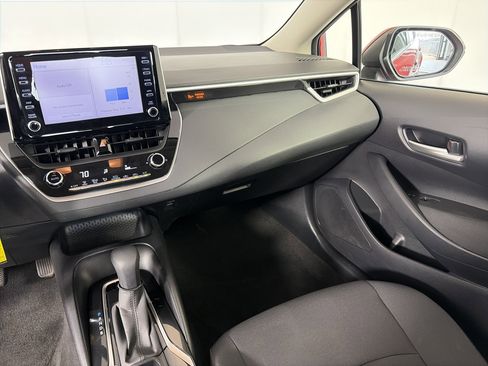 Used 2020 Toyota Corolla LE FWD image 4