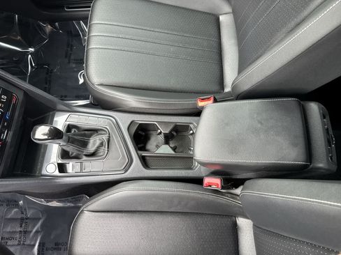 Used 2024 Volkswagen Tiguan SE R-Line FWD image 34