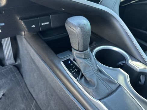Used 2021 Toyota Camry LE FWD image 15