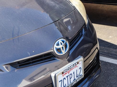 Used 2013 Toyota Prius Two image 6