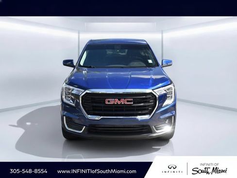 Used 2023 GMC Terrain SLE FWD image 2