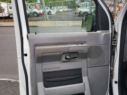 Used 2012 Ford E-250 and Econoline 250 w/ PWR Group RWD image 16