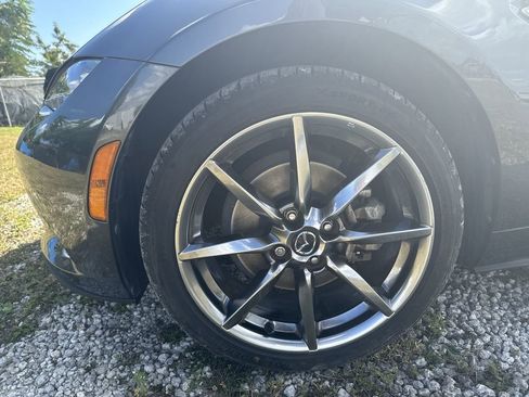 Used 2023 MAZDA MX-5 Miata Grand Touring w/ Weather Package image 19