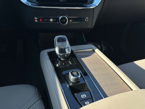 Used 2026 Volvo XC90 B6 Plus w/ Protection Package Premier AWD/4WD image 14